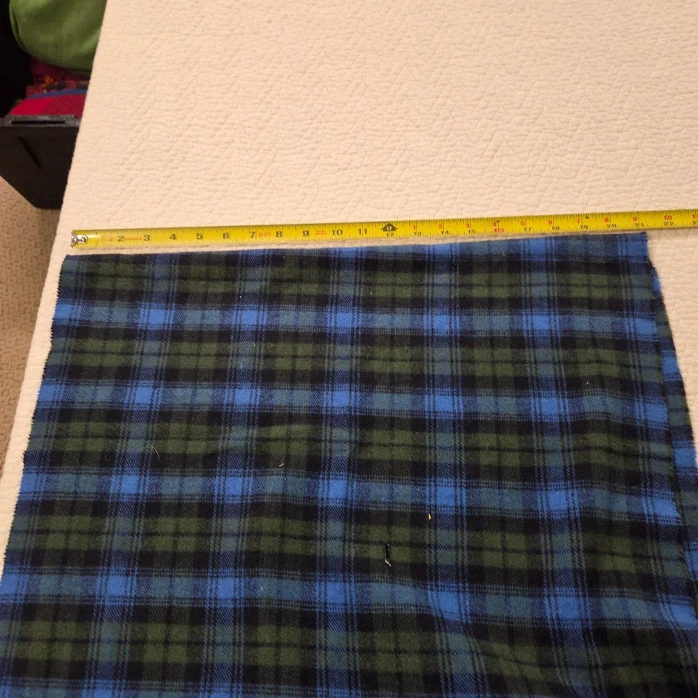 Blue Green Plaid Tartan Wool Fringed Scarf Fabric‎ Remnant Black Watch Style
